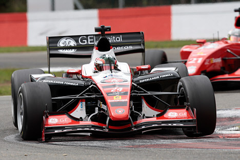 FCM Racings Superleague Formula-racer, som vil blive startet i pausen af kampen mellem FCM og FCK, og som rigtig bliver sluppet løs søndag på Jyllands-Ringen.